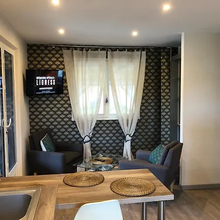 Le De La Prairie Apartment
